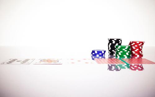 正義のポーカーゲームの奇跡と挑戦